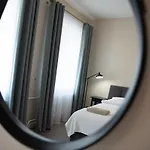 Stylish & Brand New 1 Bdr In Old Town