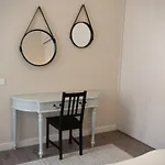 Stylish & Brand New 1 Bdr In Old Town Lägenhet