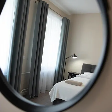 Stylish & Brand New 1 Bdr In Old Town