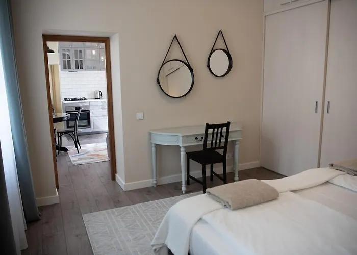 Stylish & Brand New 1 Bdr In Old Town