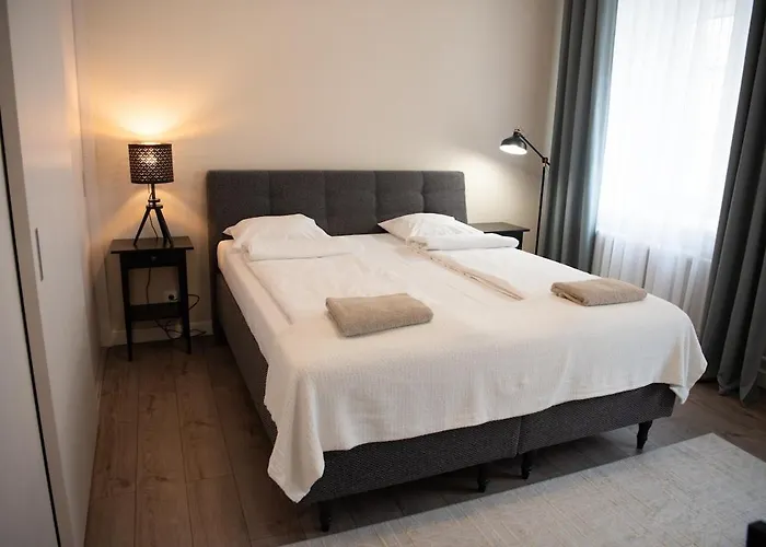 Stylish & Brand New 1 Bdr In Old Town