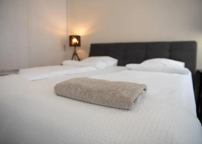 Stylish & Brand New 1 Bdr In Old Town Апартаменти *